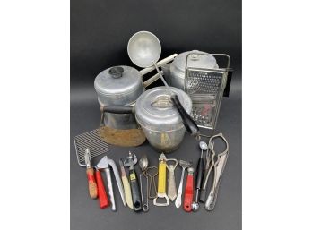More Vintage Kitchen Items!