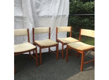 Vintage Set Of 4 D-Scan Dinning Chair.