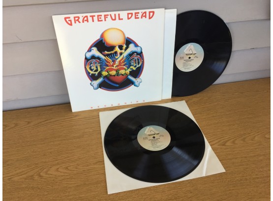 Grateful Dead. Reckoning On 1981 Arista Records. Double Vinyl Is Near Mint. Jacket Is Very Good Plus Plus.