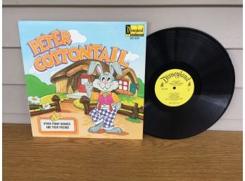 Peter Cottontail On 1972 Disneyland Records. Vinyl Side 1 Is Very Good Plus Plus. Side 2 Very Good Plus.