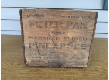 Antique Wood Shipping Box Crate Peter Pan Fancy Hawaiian Sliced Pineapple. Pearl City Fruit Co. Honolulu.
