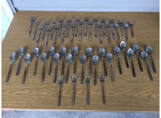 Lot Of Matching Stainless Steele Flatware. Forks And Spoons.