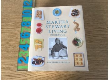 The Martha Stewart Living Cookbook. 1,200 Collected Recipes. 592 Page Illustrated Hard Cover Book.