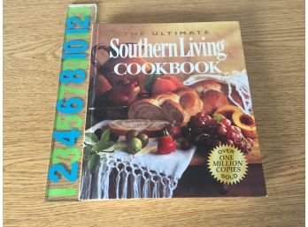 The Ultimate Southern Living Cookbook. 496 Page Beautifully Illustrated Hard Cover Book In Excellent Condition