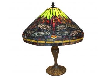 Beautiful Tiffany Style Lamp With Bronze Base