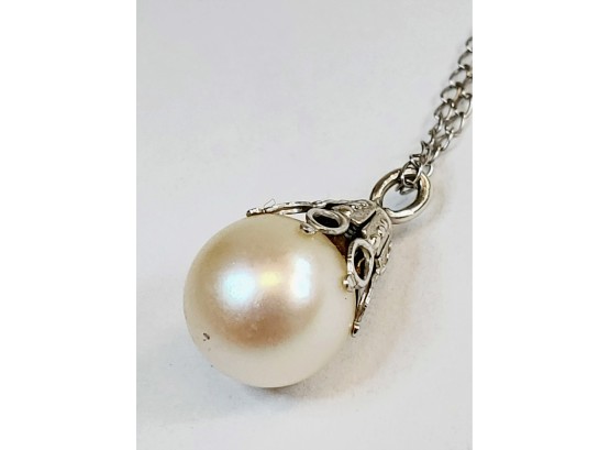 14kt White Gold Pearl Pendant And Necklace