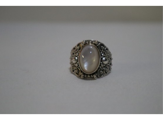925 Sterling And Mother Of Pearl Ring Signed 'BA' Indonesia Size 7