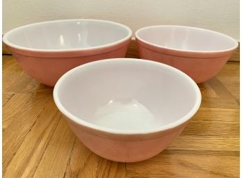 Set Of 3 Vintage Pyrex Mixing Bowls
