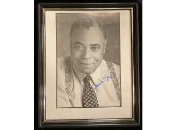 James Earl Jones Personally Signed Photo In Frame 8x10