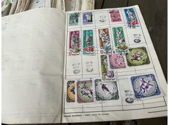 Group Of Over 10k World Wide Stamps On Old Approval Booklets In Plastic Bag /box