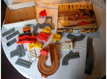Vintage Toy Big Loader Construction Set C. 1977 In Box