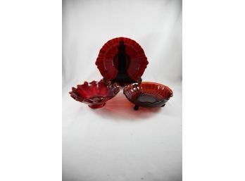 Set Of 3 Red Traditional Style Glassware Pieces - Plate And Two Decorative Bowls