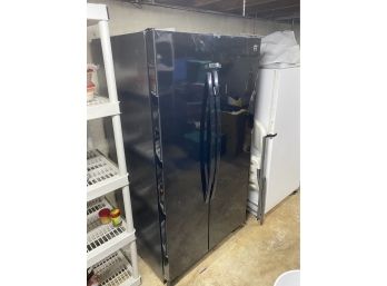 Kenmore Side-by-Side Refrigerator/Freezer In Black