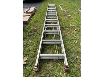 Davidson 24' Aluminum Extension Ladder & Stabilizer