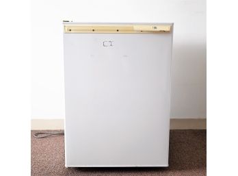 GE Mini Household Refrigerator (Handle In Disrepair) Lot 3