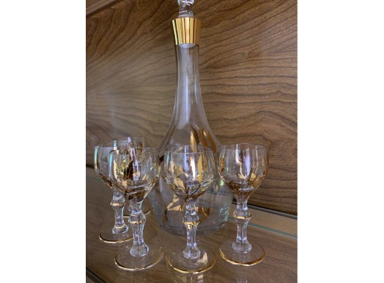 5 Piece Short Glass Set With Decantor
