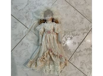 Vintage Musical Dynasty Collection 18' Bride Doll