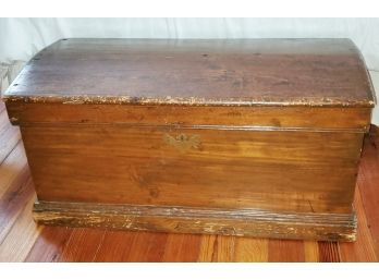 Small Vintage Wood Trunk / Blanket Chest