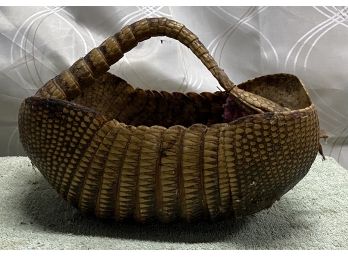 Armidillo Basket