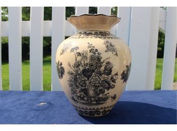 Vintage Oriental Vase Decor