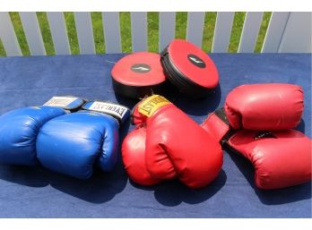 Set Of Three Boxing Gloves And Tone Set Of Tarining Pads