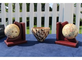 'pair Of Leather Based World Globe Bookends And A R&Y Augusti Paris Decorative Bowl