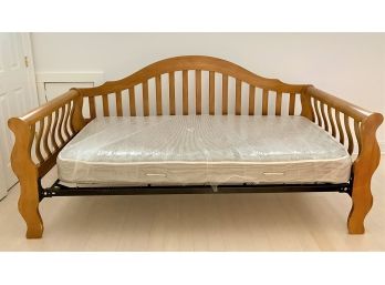 Great Day Bed With Slat Back