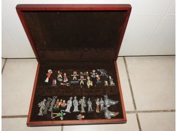 Old Lead Figures With Wooden Box