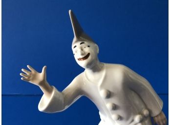RARE Vintage 1960's Bing & Grondahl (B & G) Copenhagen Figurine Of CLOWN MIME Waving - 'Pierrot.' No. 2353