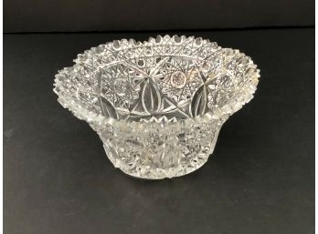 Gorgeous Vintage Deep Cut Pressed Glass Round Sawtoothed Bowl With Intricate Detail