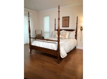 Beautiful FULL SIZE Four Poster - Complete With Comfort Supreme THERAPEDIC Mattress, Pillows & All Bedding