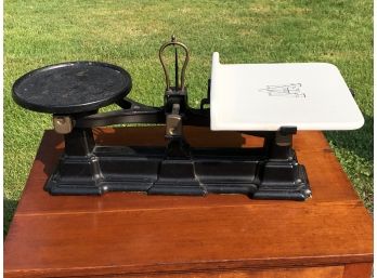 Great Antique Candy Store Balance Scale By W & T AVERY - London - Beautiful Condition - NICE PIECE !