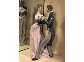 Fabulous LARGE Vintage LLADRO Anniversary Waltz - #372 - Pristine Condition - NO Issues Or Damage - WOW !