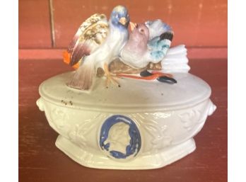 Soft Paste Trinket Box With Colorful Bird Decoration