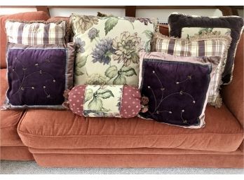 7 Accent Pillows With Purple Tones