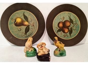 3 Vintage Animal Pencil Sharpeners Paired With Two Vintage Vermont Tom FitzSimons Plates