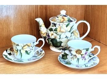 Tea Pot And 2 Cups, Fine China Made In England For Victoria's Secret