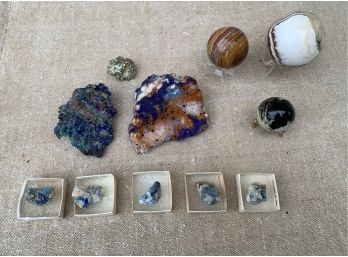 COLLECTION OF MINERAL SPECIMENS