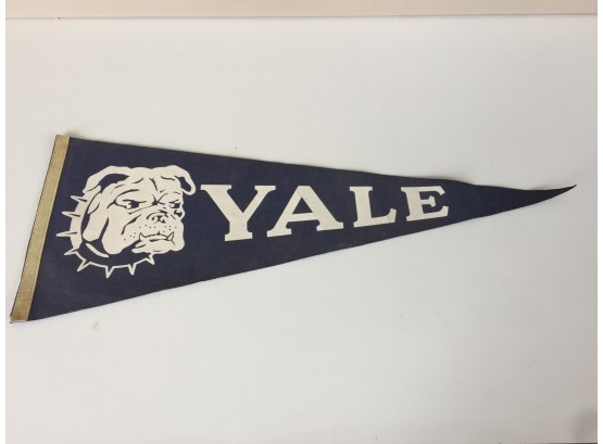 Vintage Bull Dog YALE University Dog 30' Felt Pennant.
