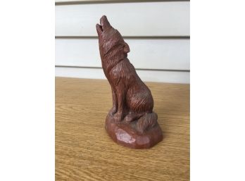 Vintage Howling At The Moon Wolf Figurine. Red Mill.