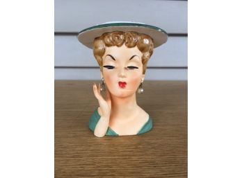 Vintage 4 5/8' Leewards Women Head Vase With Hat And Pearl Drop Earrings.