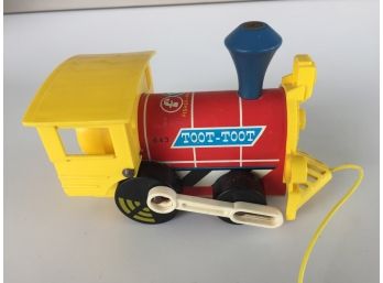 Vintage Fisher Price No. 643 Train Engine Pull Toy.