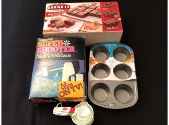Bakers Lot New Perfect Brownie Pan Set Wear-ever Super Shooter Muffin Pan