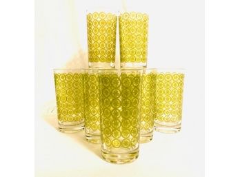 Set Of Vintage Tumblers In A Unique Green With A Circular Dot Pattern (7ct)