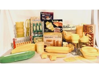 Huge Grouping Of Vintage Corn On The Cob Related Items (50ct)