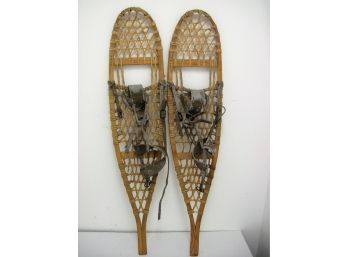 Nice Pair Vintage Tubbs Wallingford Vermont No 200  10x46' Snow Shoes
