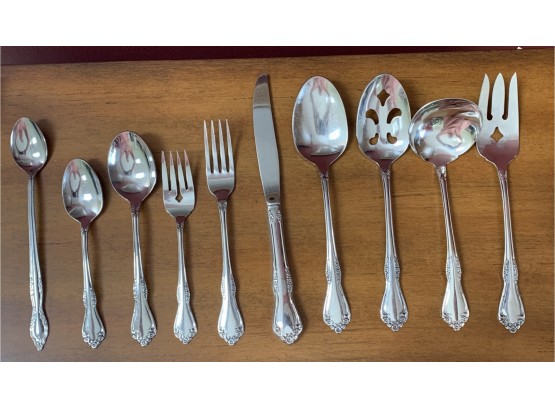 William Rogers Deluxe Stainless Flatware Service For Oneida - 92 Pieces