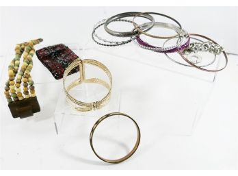 Lot Of Costume Jewelry - Bracelets Metal - Beaded, Etc