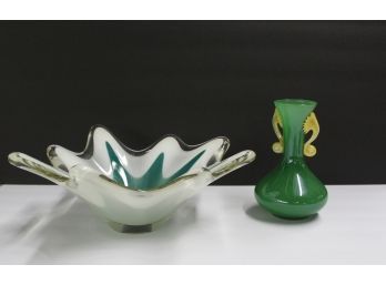 Gorgeous Pair Of Emerald Green Art Glass Vessels
