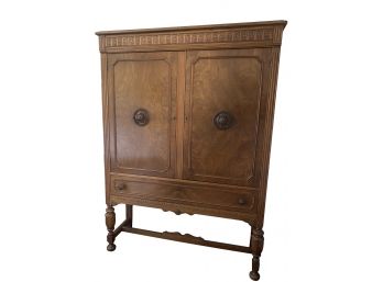 1910-1920 North Western Master Craft Furniture Dining Room Cabinet 82'H X 44'W X 14' D
